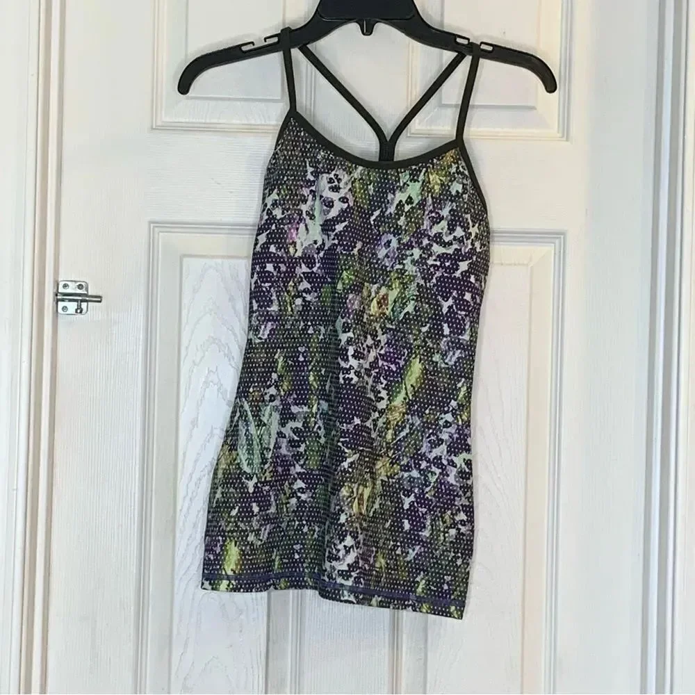 Lululemon Power Y Tank in Floral Sport Multi/Gator Green Size 4